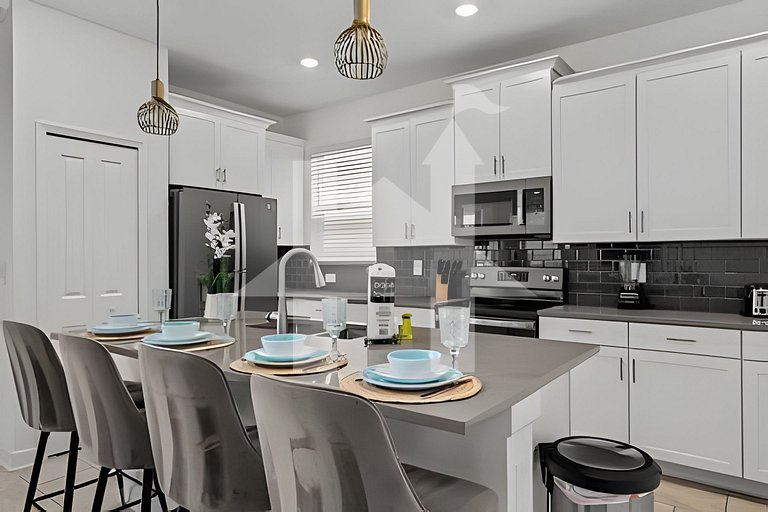 5BR Villa w/ Pool & Game Room near Disney