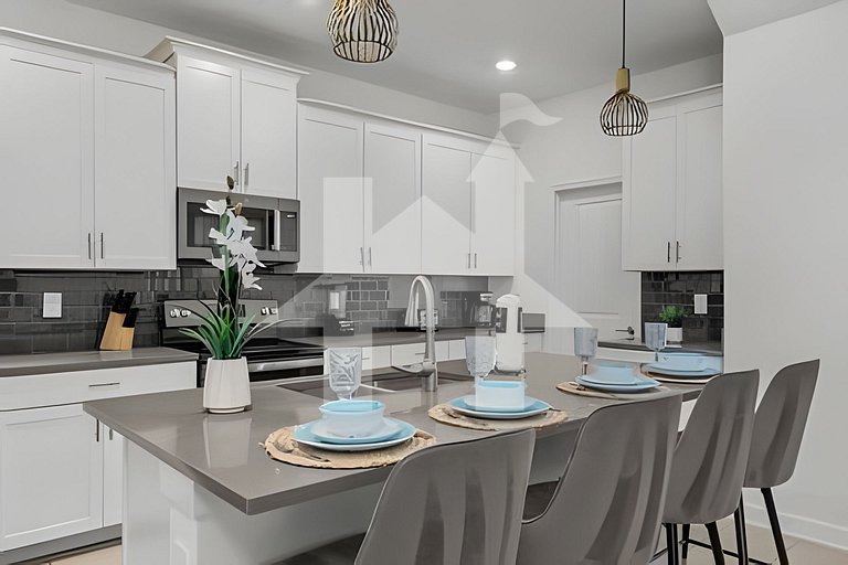 5BR Villa w/ Pool & Game Room near Disney