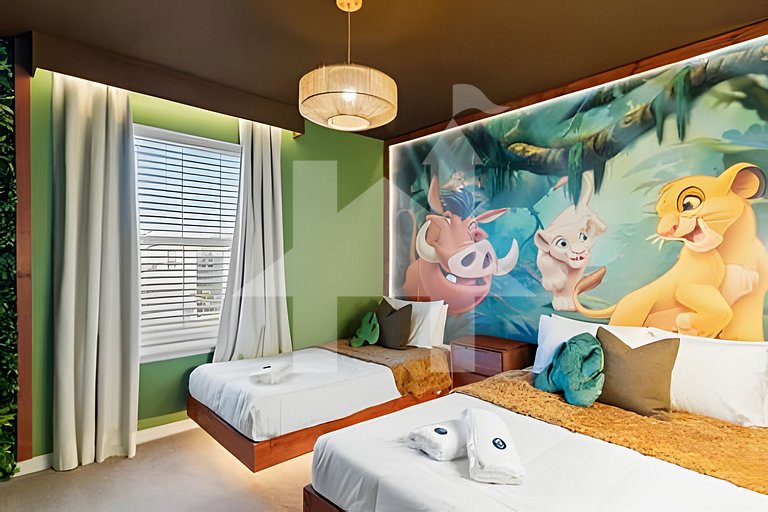 Vacation Home Near Disney, 5 bedrooms