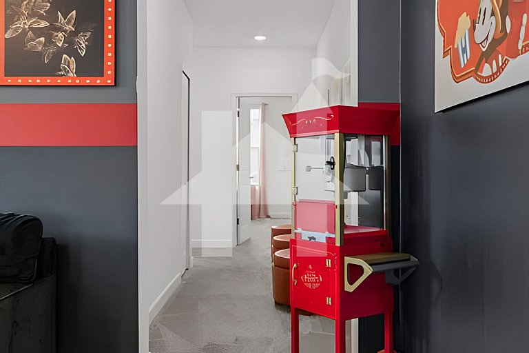 6BR Disney-Themed Villa + Pool & Game Room