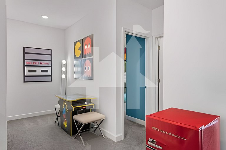 6BR Disney-Themed Villa + Pool & Game Room