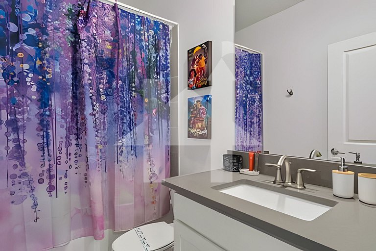 6BR Disney-Themed Villa + Pool & Game Room