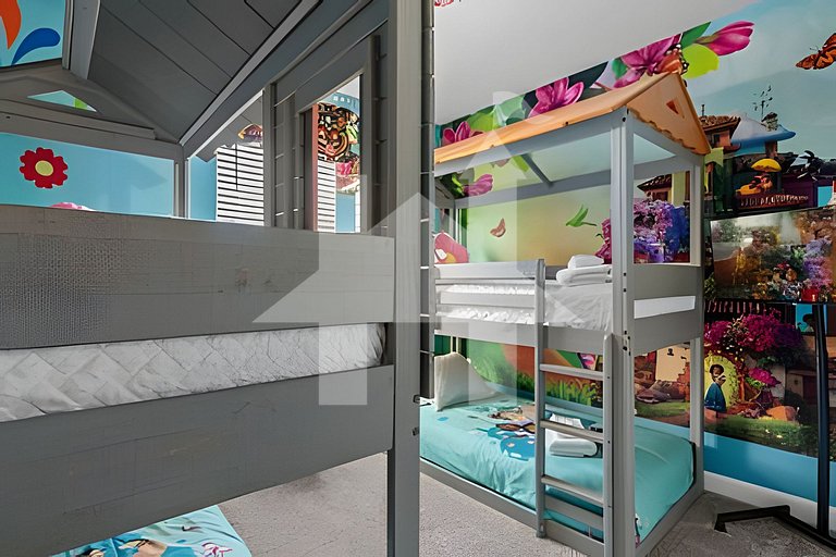 Casa 6Q Temática Disney c/ Piscina