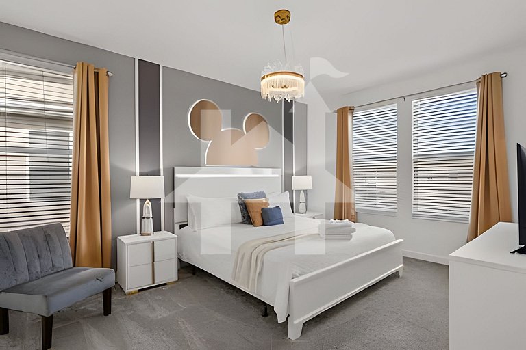 6BR Disney-Themed Villa + Pool & Game Room