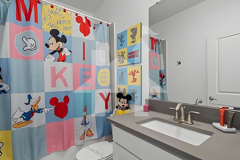6BR Disney-Themed Villa + Pool & Game Room