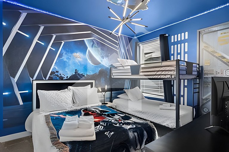 6BR Disney-Themed Villa + Pool & Game Room