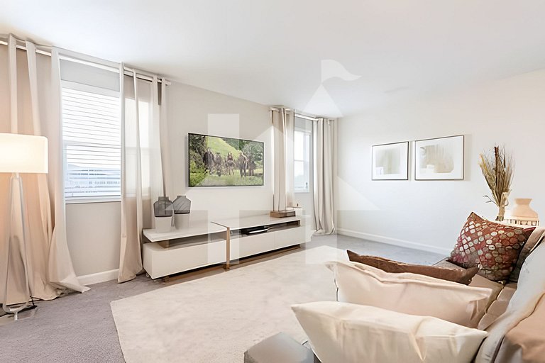 6BR Villa w/ Pool & Game Room near Disney