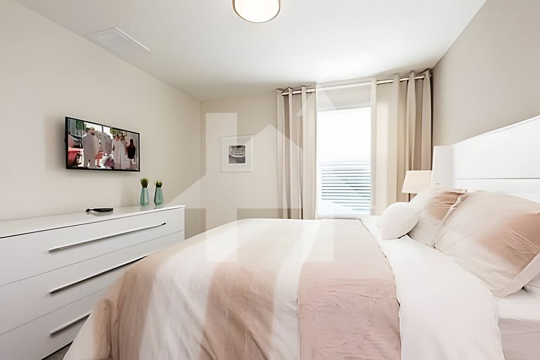 6BR Villa w/ Pool & Game Room near Disney