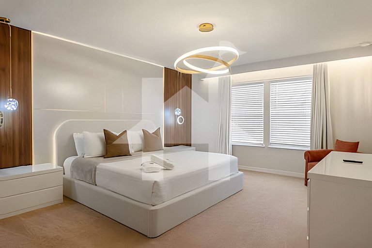 Disney 5BR Resort Home + Lazy River & Mini Golf