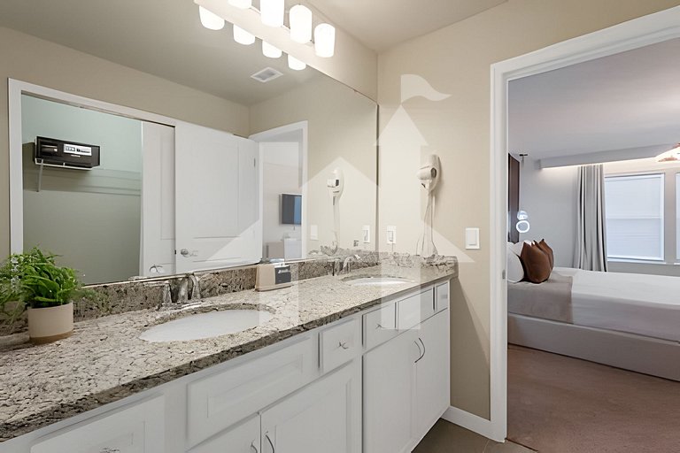 Vacation Home Near Disney, 5 bedrooms