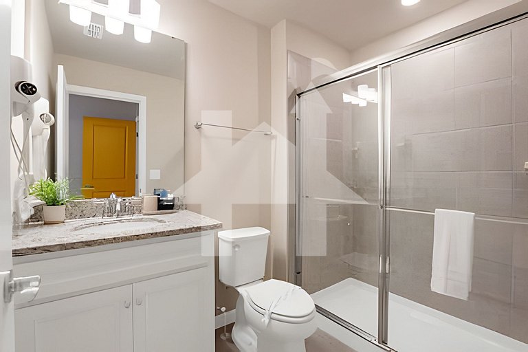 Disney 5BR Resort Home + Lazy River & Mini Golf