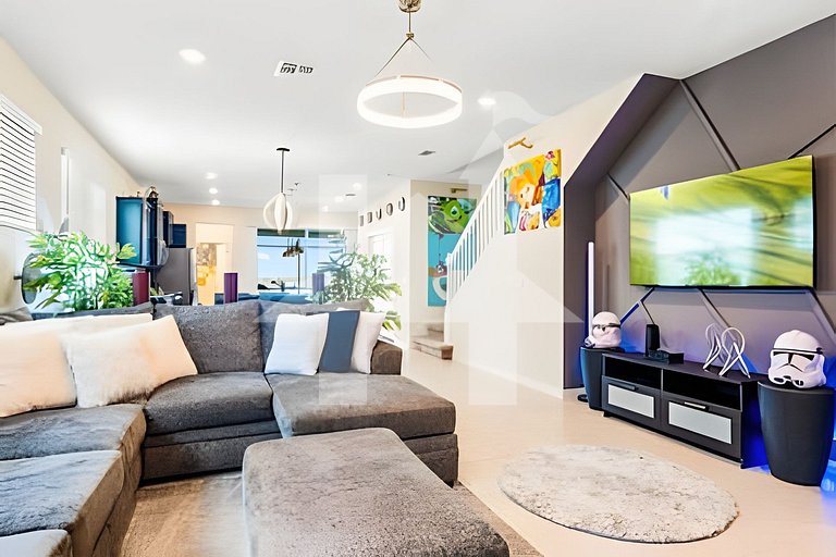 Vacation Home Near Disney, 5 bedrooms