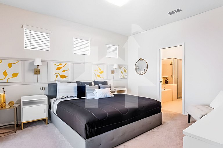 Vacation Home Near Disney, 5 bedrooms