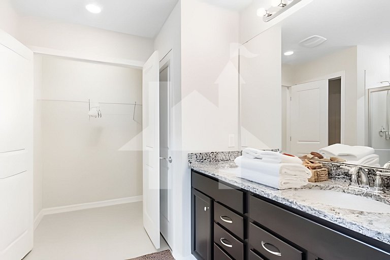 Vacation Home Near Disney, 5 bedrooms