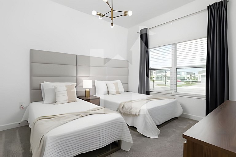 4BR w/ Pool + Mickey & Star Wars Rooms