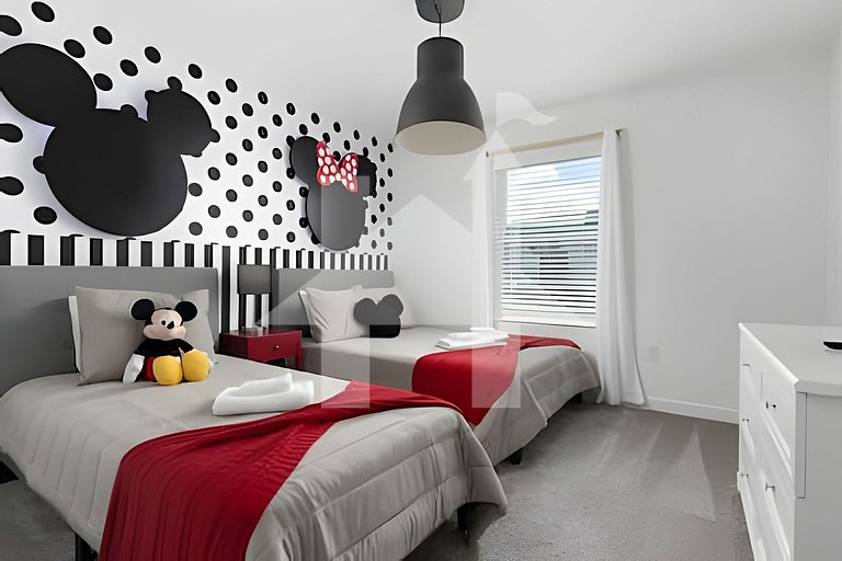 Casa 4Q c/ Piscina + Quartos Mickey e Star Wars