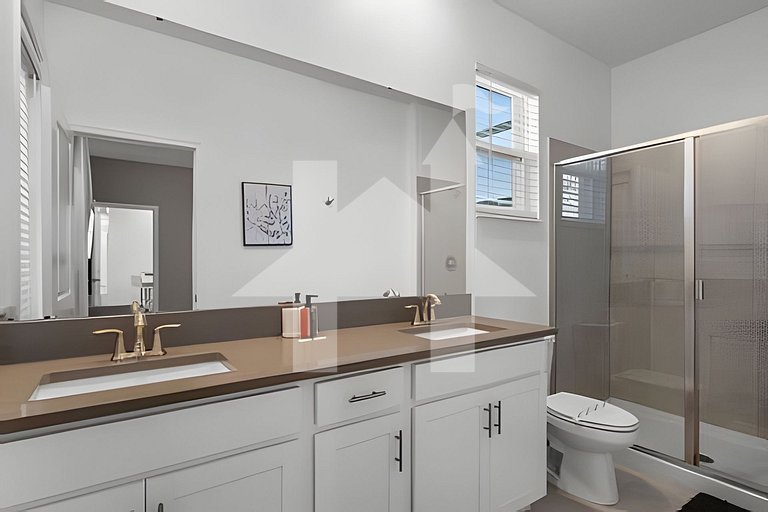 5BR Villa w/ Pool, Game Room + Themes Near Disney