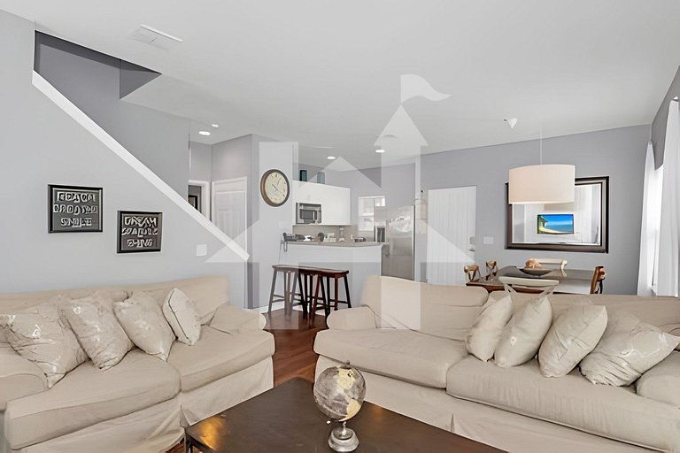 Stylish 4BR Townhome – 10 Min to Disney!
