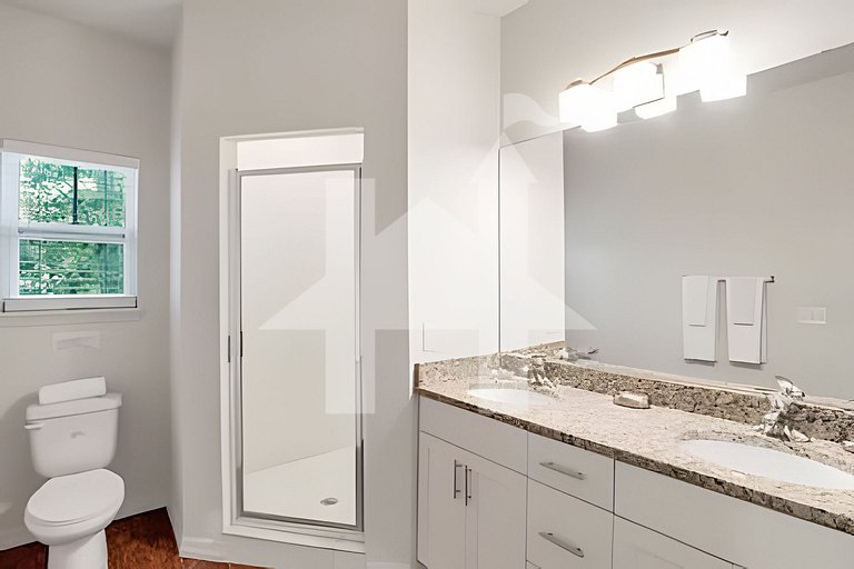 Stylish 4BR Townhome – 10 Min to Disney!