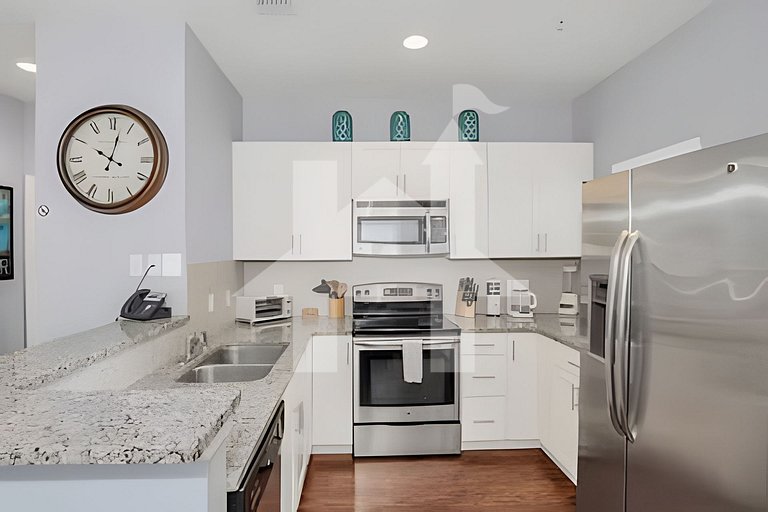 Stylish 4BR Townhome – 10 Min to Disney!