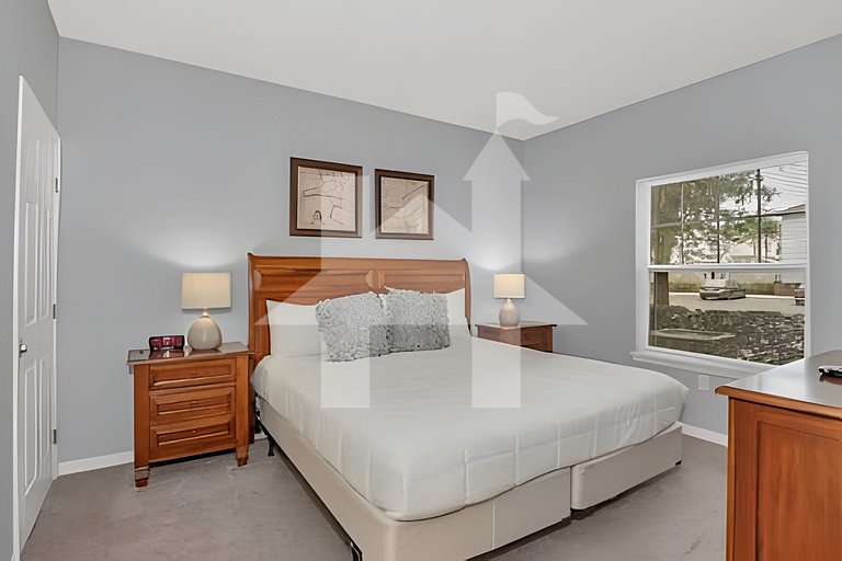 Stylish 4BR Townhome – 10 Min to Disney!