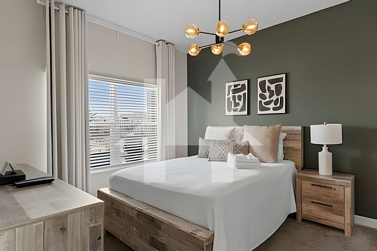 Disney-Area 4BR Townhome w/ Heated Pool