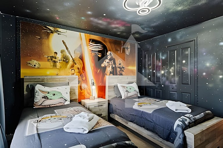 Disney-Area 4BR Townhome w/ Heated Pool