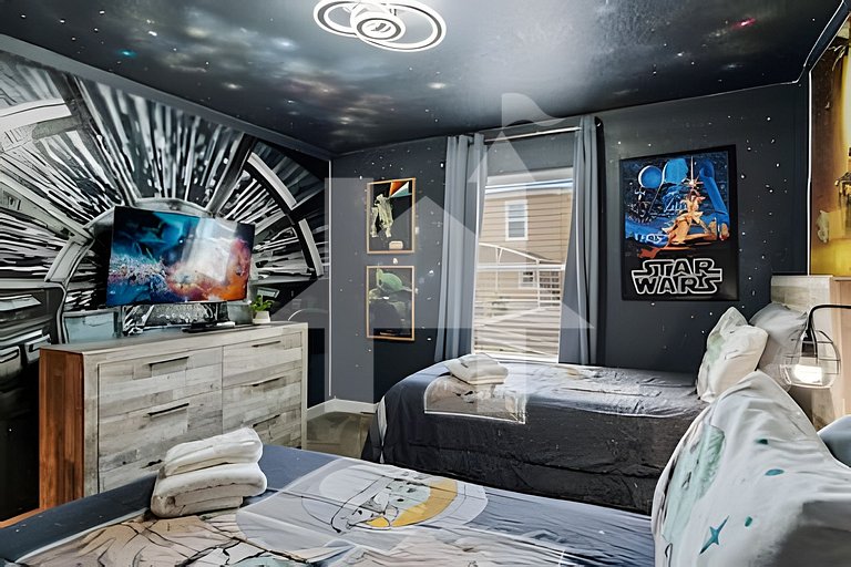 Disney-Area 4BR Townhome w/ Heated Pool