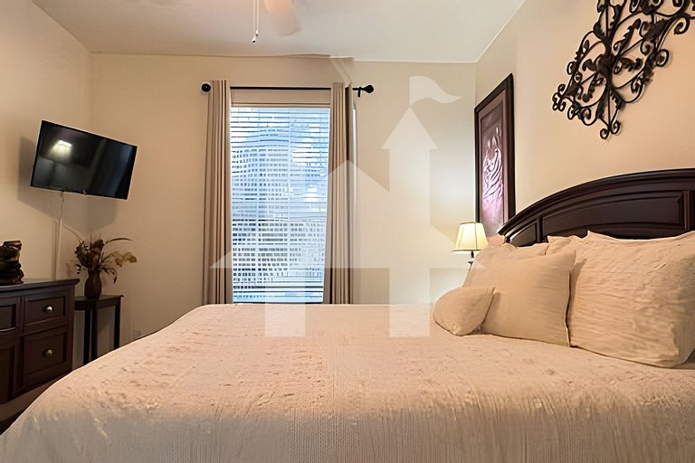 Windsor Hills 3BR Condo near Disney + Pool