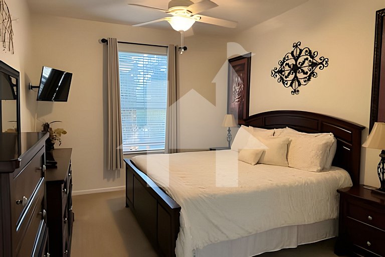 Windsor Hills 3BR Condo near Disney + Pool