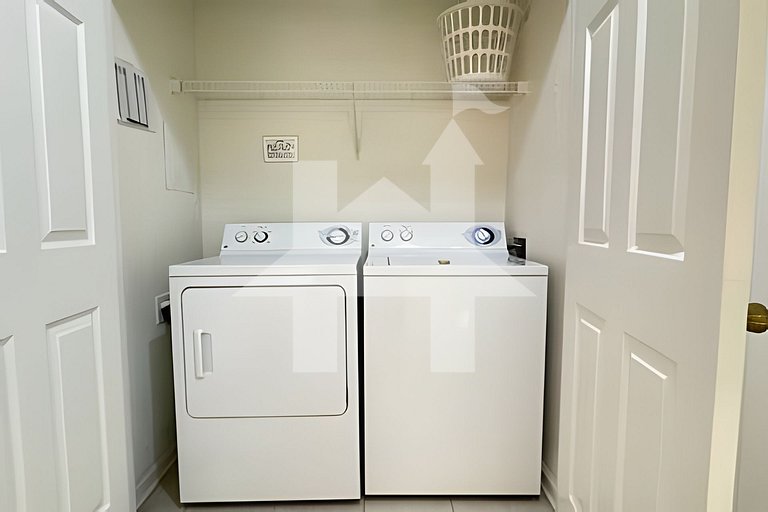 Windsor Hills 3BR Condo near Disney + Pool