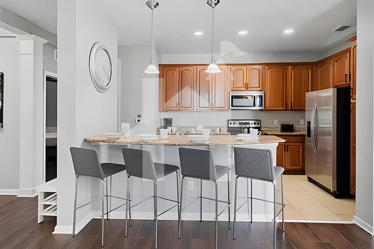 Vista Cay 4BR Condo w/ Balcony & Foosball Fun