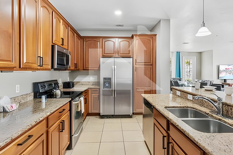 Vista Cay 4BR Condo w/ Balcony & Foosball Fun