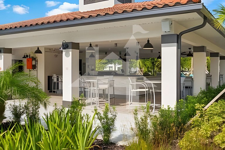 Vista Cay 4BR Condo w/ Balcony & Foosball Fun