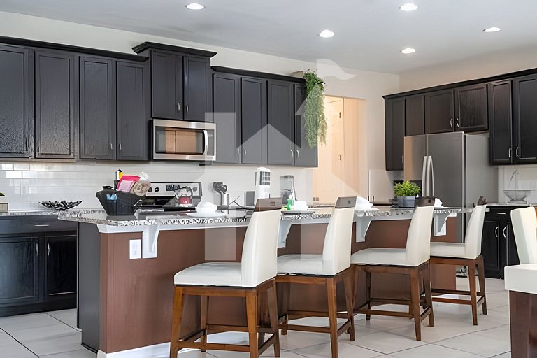 Vacation Home Near Disney, 5 bedrooms