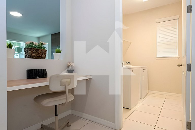 Vacation Home Near Disney, 5 bedrooms