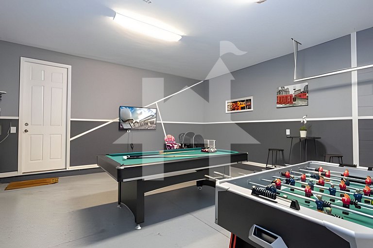 Vacation Home Near Disney, 5 bedrooms