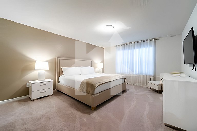 Vacation Home Near Disney, 5 bedrooms