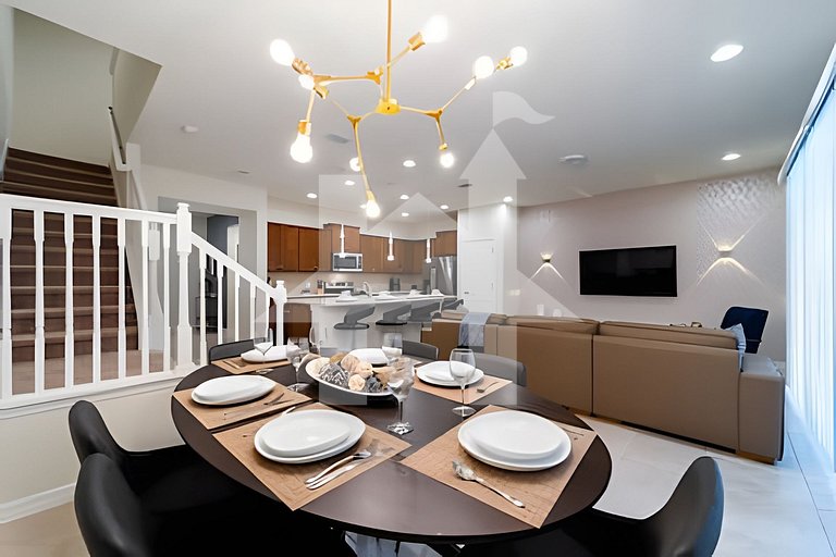 Vacation Home Near Disney, 5 bedrooms