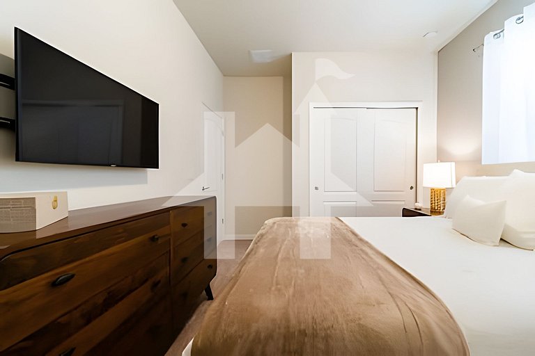 Vacation Home Near Disney, 5 bedrooms