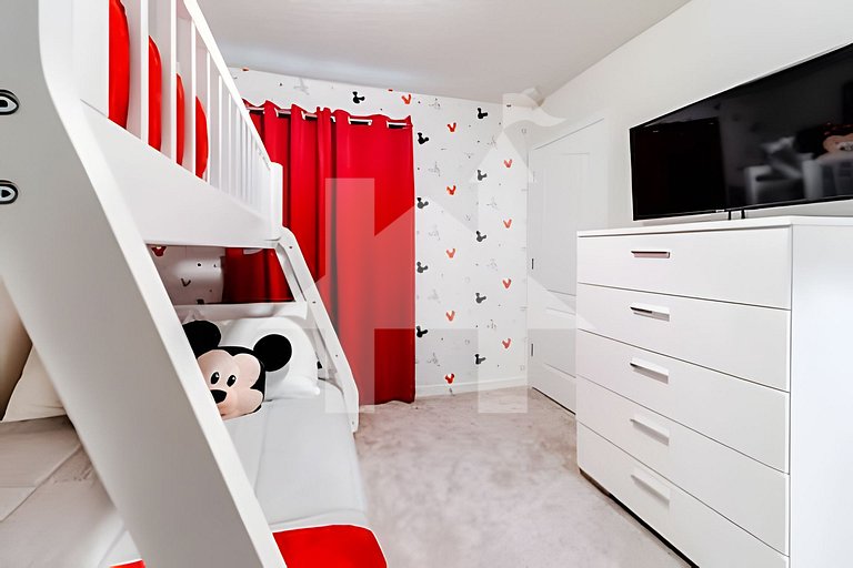 Vacation Home Near Disney, 5 bedrooms