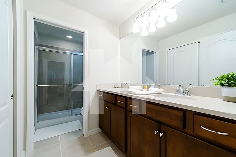 Vacation Home Near Disney, 5 bedrooms