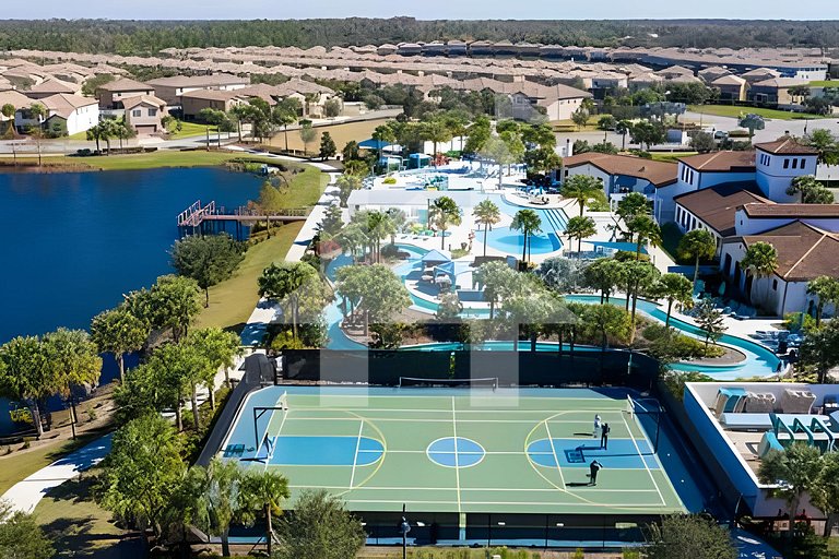 Vacation Home Near Disney, 5 bedrooms