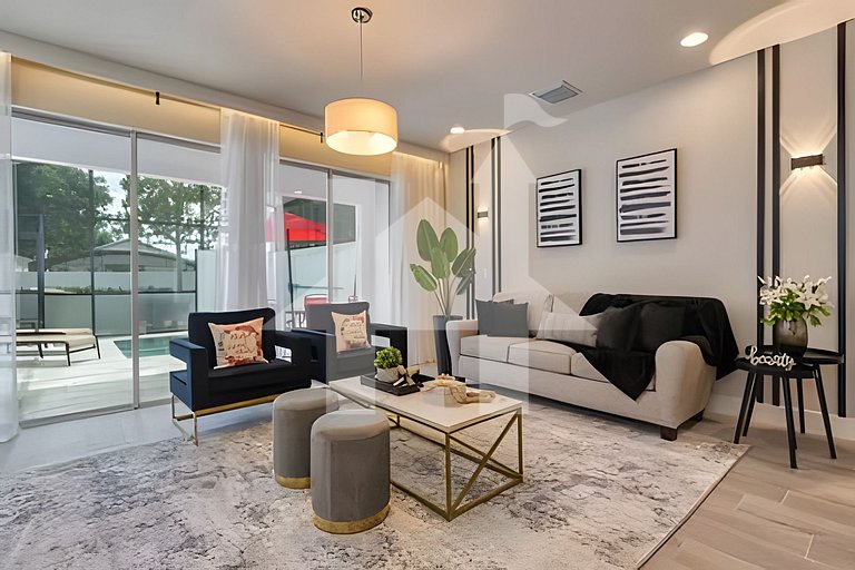 Vacation Home Near Disney, 4 bedrooms