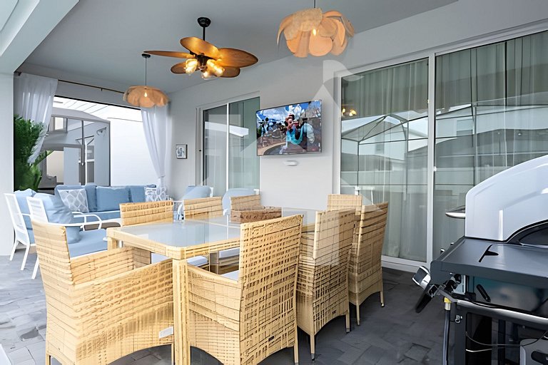 Vacation Home Near Disney, 5 bedrooms