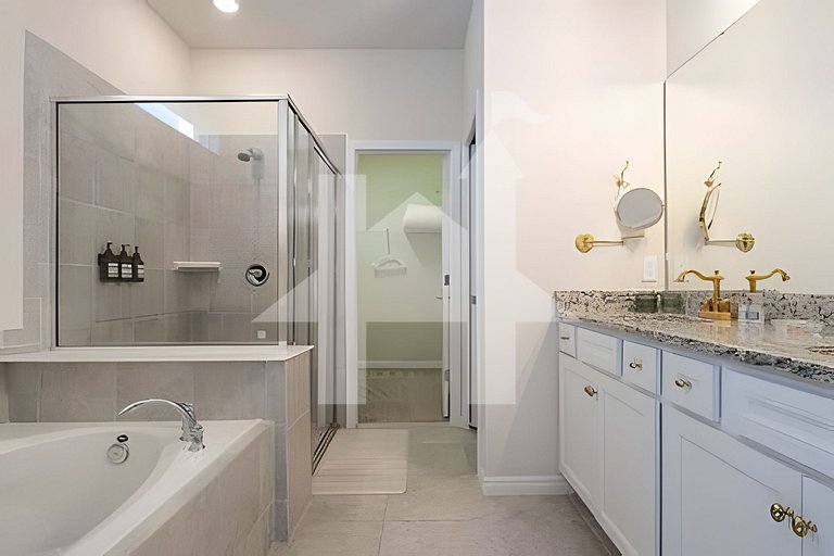 Vacation Home Near Disney, 5 bedrooms