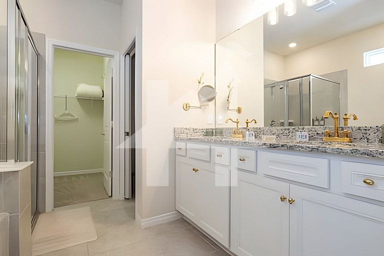 Vacation Home Near Disney, 5 bedrooms