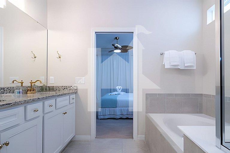 Vacation Home Near Disney, 5 bedrooms