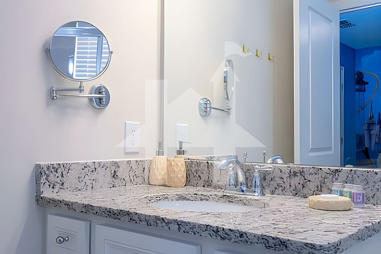 Vacation Home Near Disney, 5 bedrooms