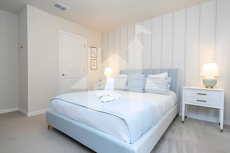 Vacation Home Near Disney, 5 bedrooms